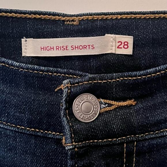 Levi Denim High Rise Shorts, Size 28 - Picture 4 of 4